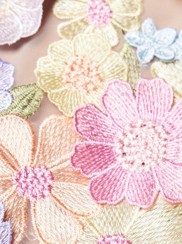 Amelia Bloom Set - The Radiant Floral Ensemble