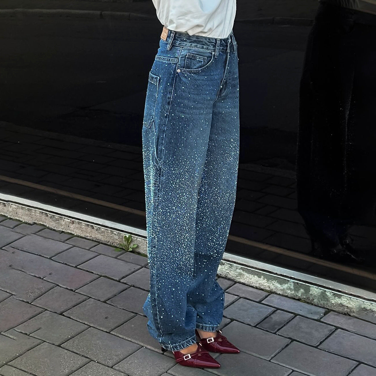 Léa – The Starry Oversized Jeans That Shine Under the Moonlight