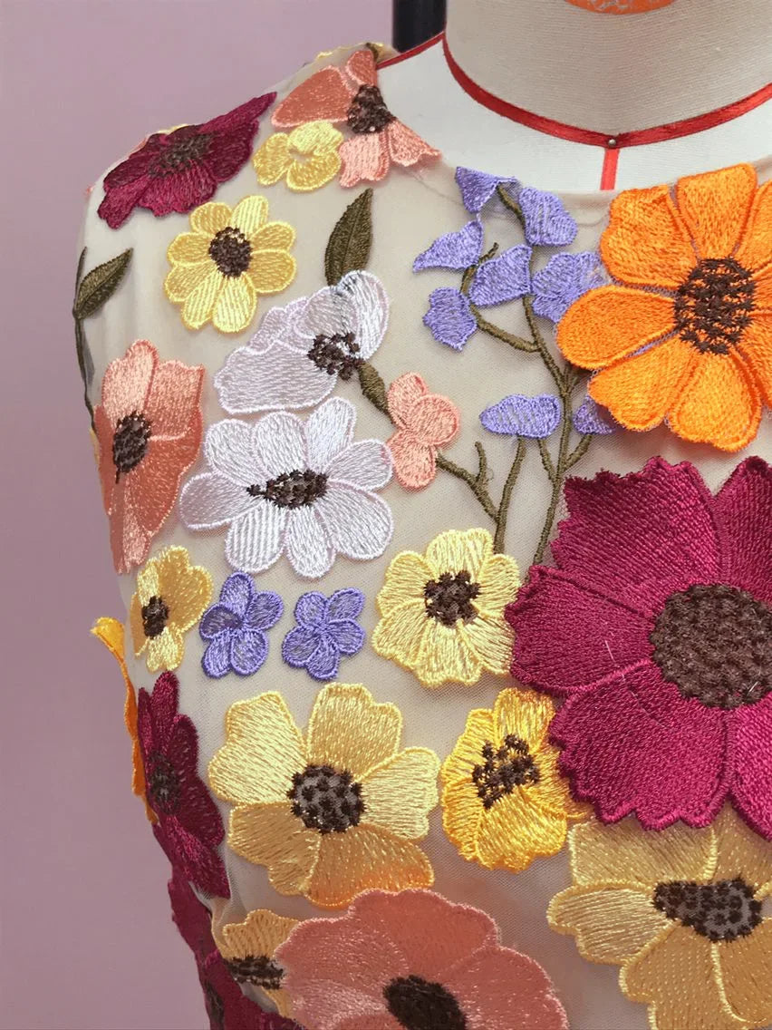Amelia Bloom Set - The Radiant Floral Ensemble