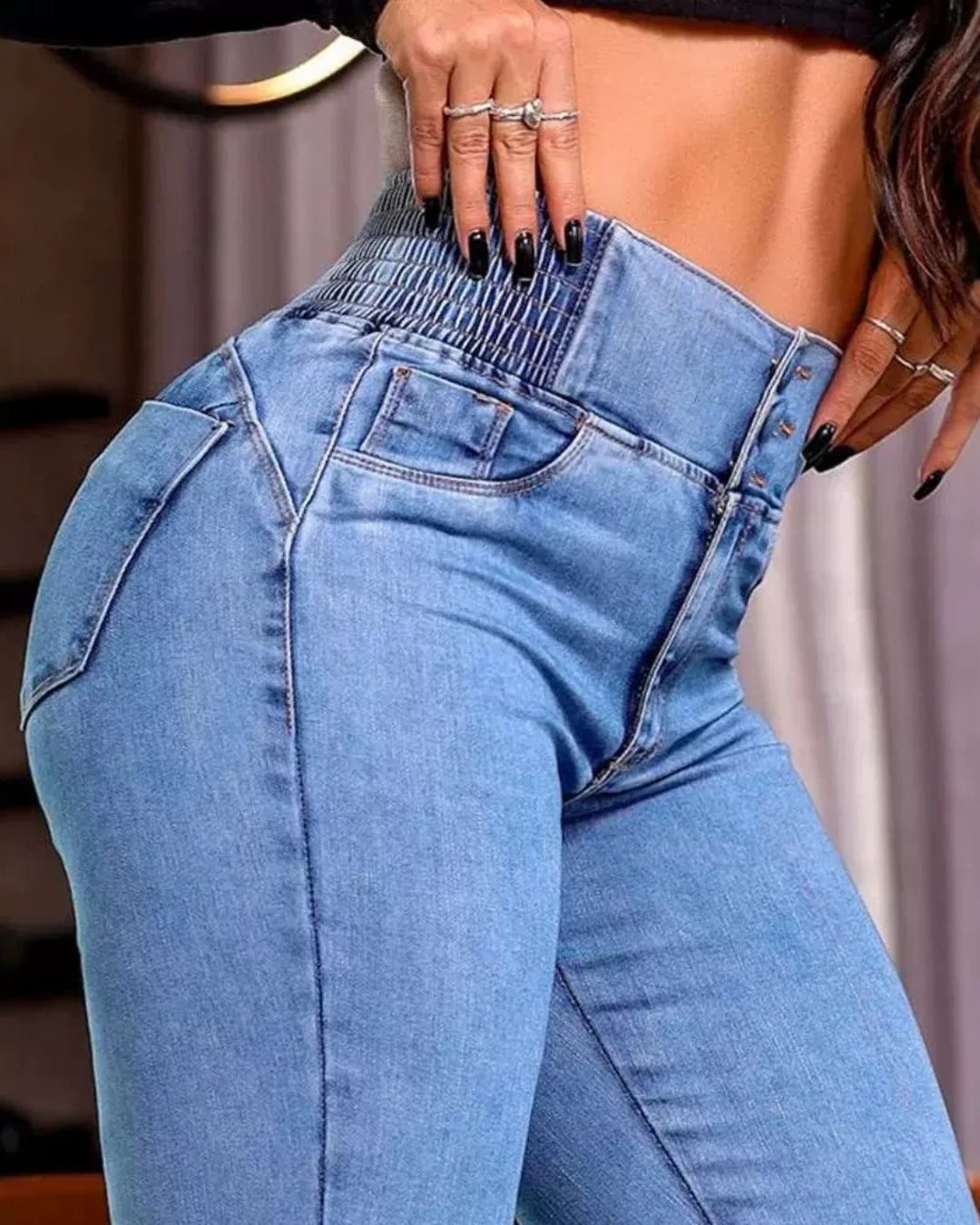 Alessia – High-Waisted Sculpting Jeans